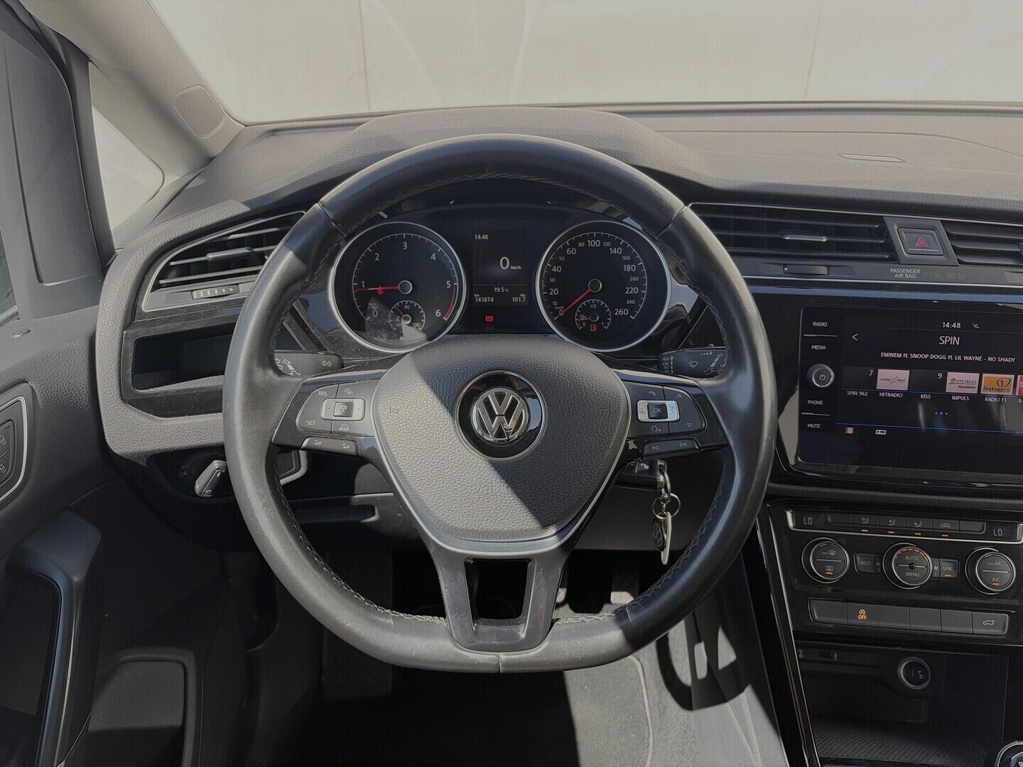 OZ190V01655_22.webp_TOURAN  2.0 TDI 110 kW manuál