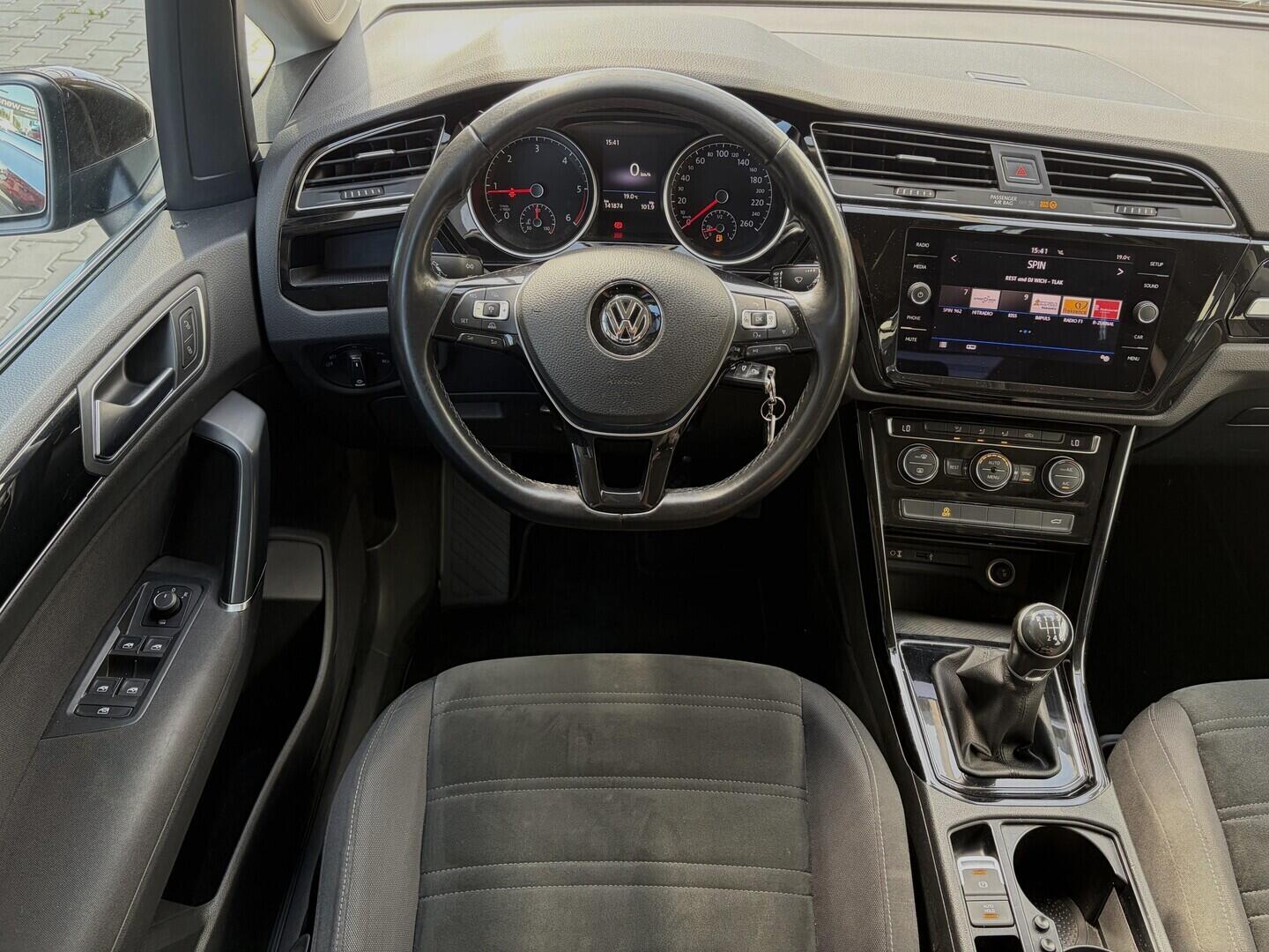 OZ190V01655_23.webp_TOURAN  2.0 TDI 110 kW manuál