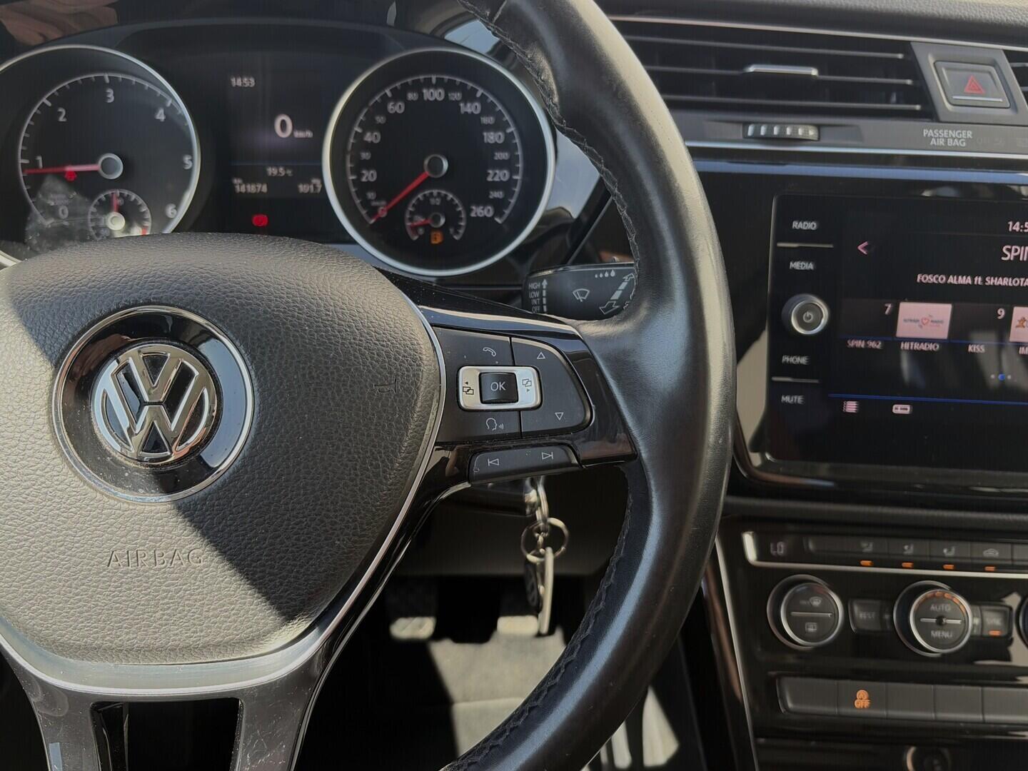 OZ190V01655_26.webp_TOURAN  2.0 TDI 110 kW manuál