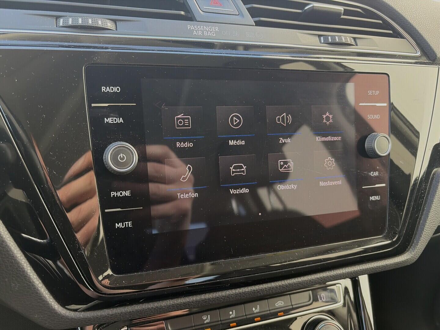 OZ190V01655_27.webp_TOURAN  2.0 TDI 110 kW manuál