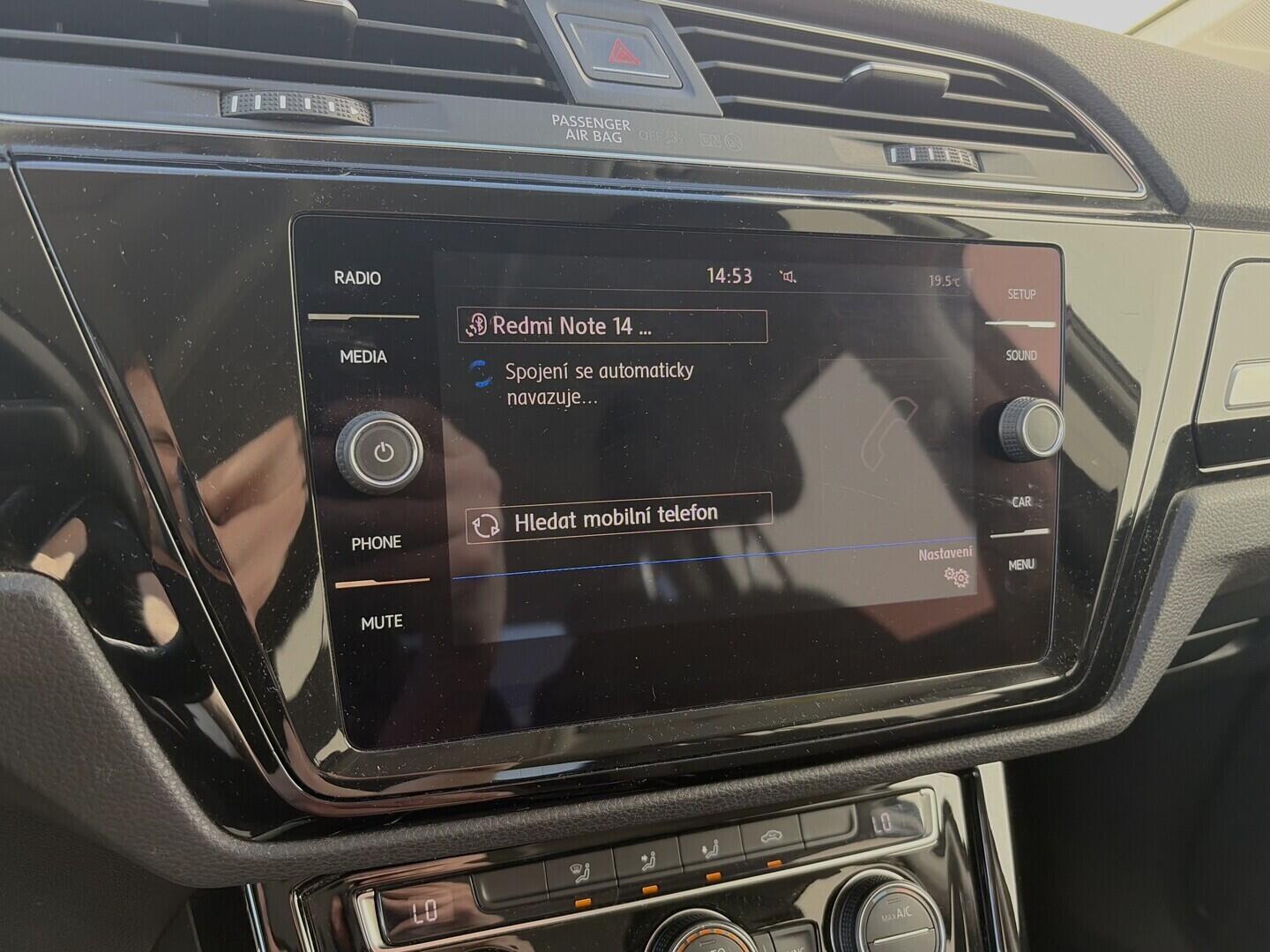 OZ190V01655_30.webp_TOURAN  2.0 TDI 110 kW manuál