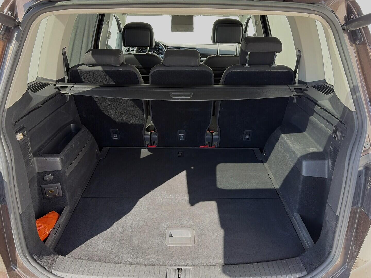 OZ190V01655_44.webp_TOURAN  2.0 TDI 110 kW manuál