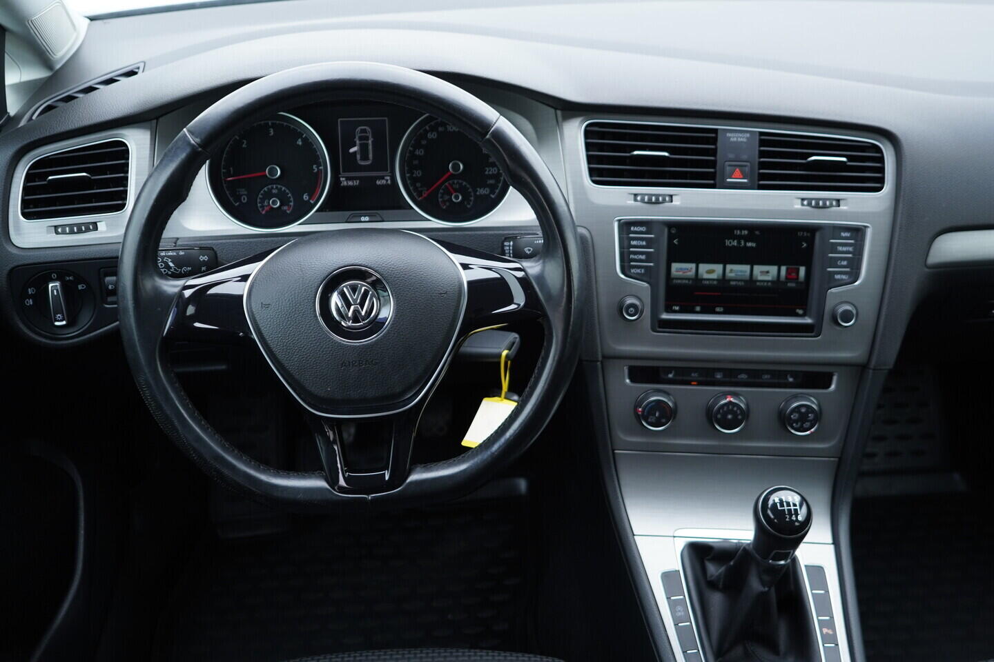 OZ190V01660_26.webp_GOLF  2.0 TDI 110 kW manuál