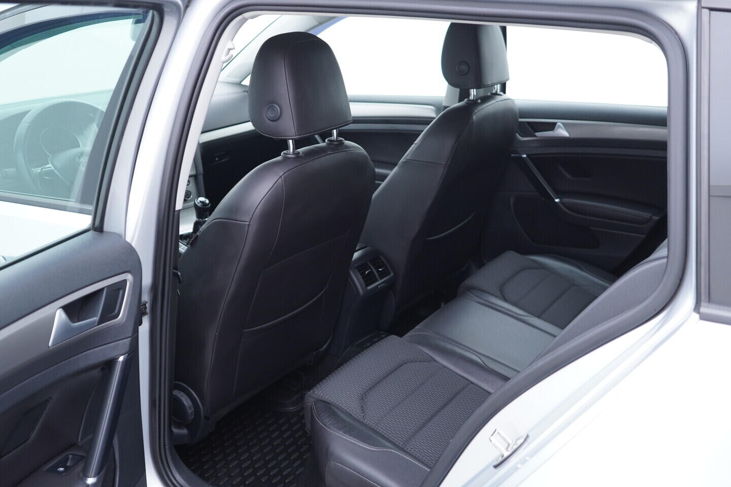 OZ190V01660_34.webp_GOLF  2.0 TDI 110 kW manuál