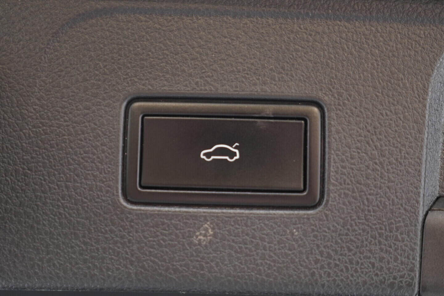 OZ190V01661_40.webp_PASSAT  2.0 TDI 140 kW automat