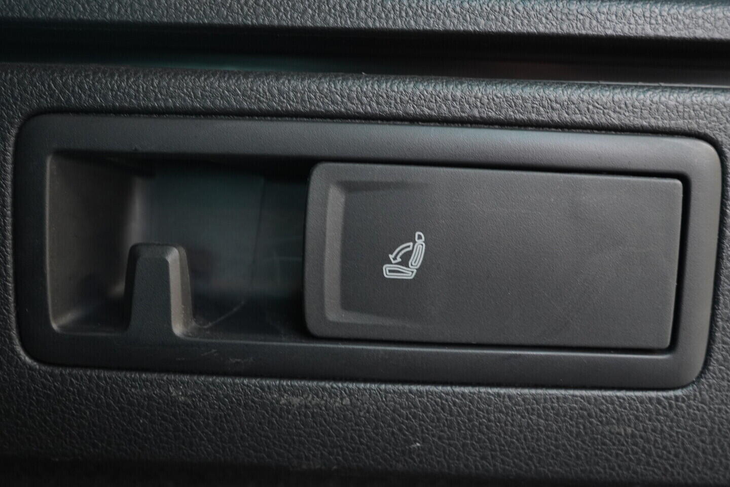 OZ190V01661_42.webp_PASSAT  2.0 TDI 140 kW automat