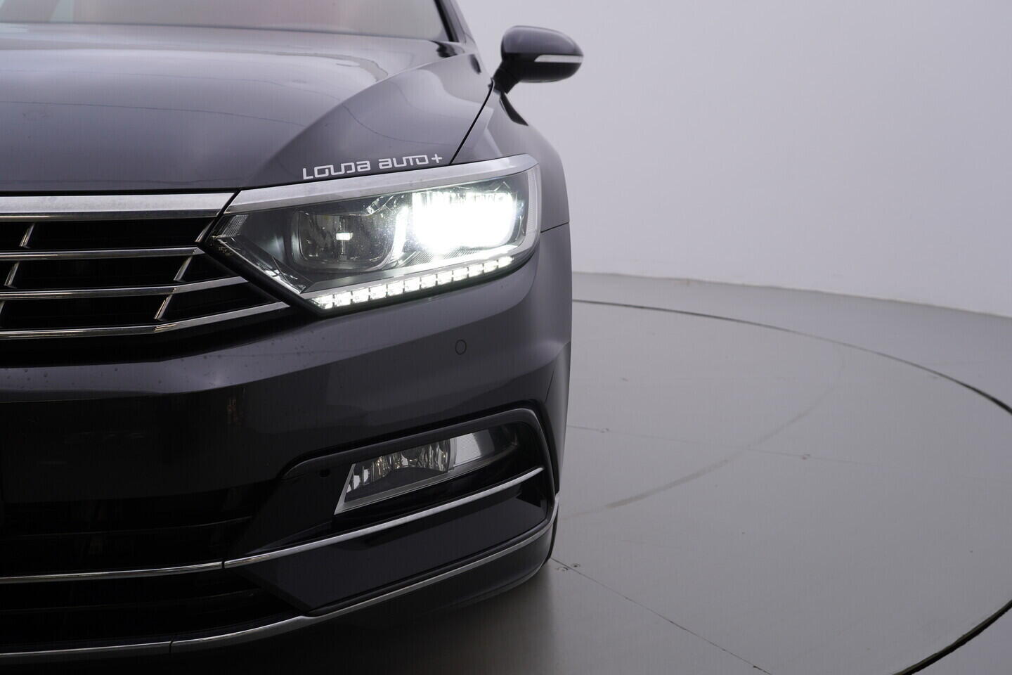OZ190V01661_46.webp_PASSAT  2.0 TDI 140 kW automat