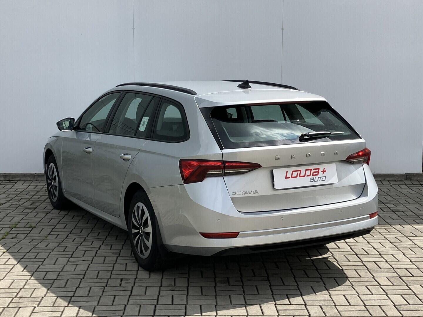 OZ190V01664_15.webp_OCTAVIA Active 1.0 TSI 81 kW manuál, DPH