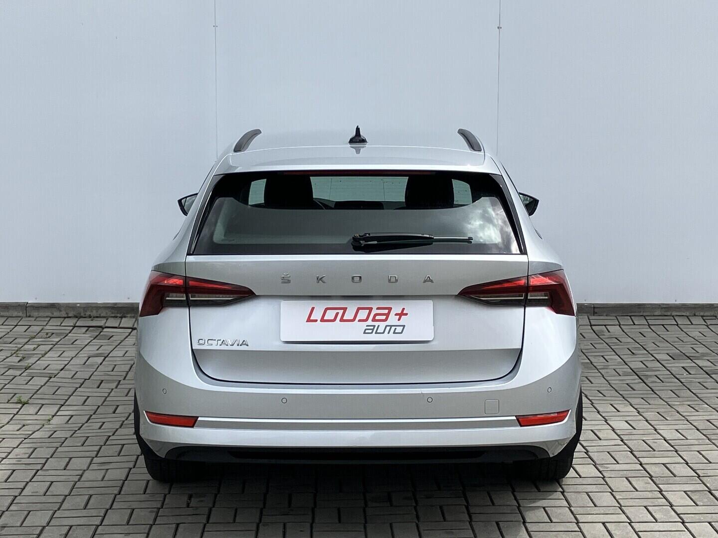 OZ190V01664_17.webp_OCTAVIA Active 1.0 TSI 81 kW manuál, DPH