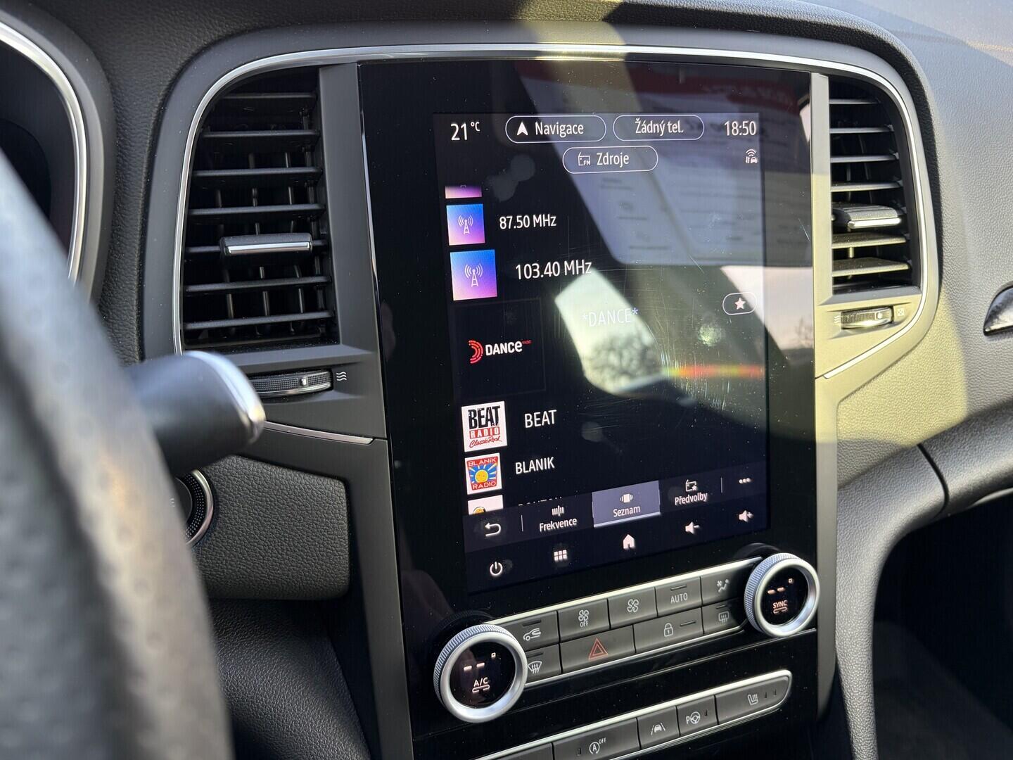 OZ190V01665_33.webp_MÉGANE R.S. Line 1.3  116 kW automat