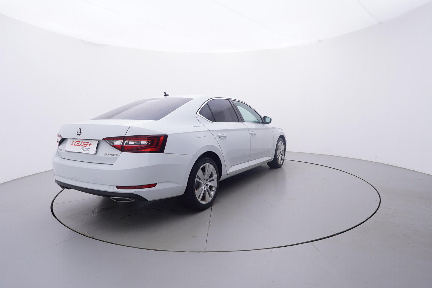 OZ190V01670_14.webp_SUPERB Style 2.0 TDI 140 kW automat