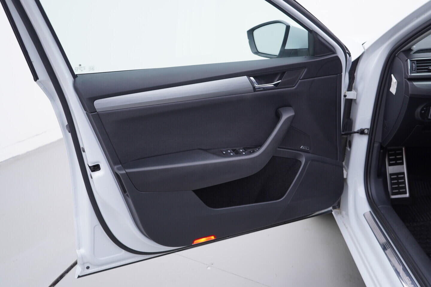 OZ190V01670_19.webp_SUPERB Style 2.0 TDI 140 kW automat