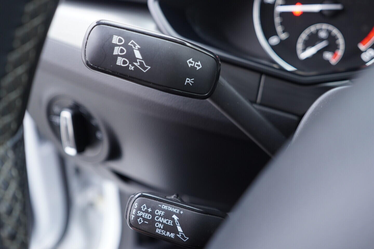 OZ190V01670_25.webp_SUPERB Style 2.0 TDI 140 kW automat