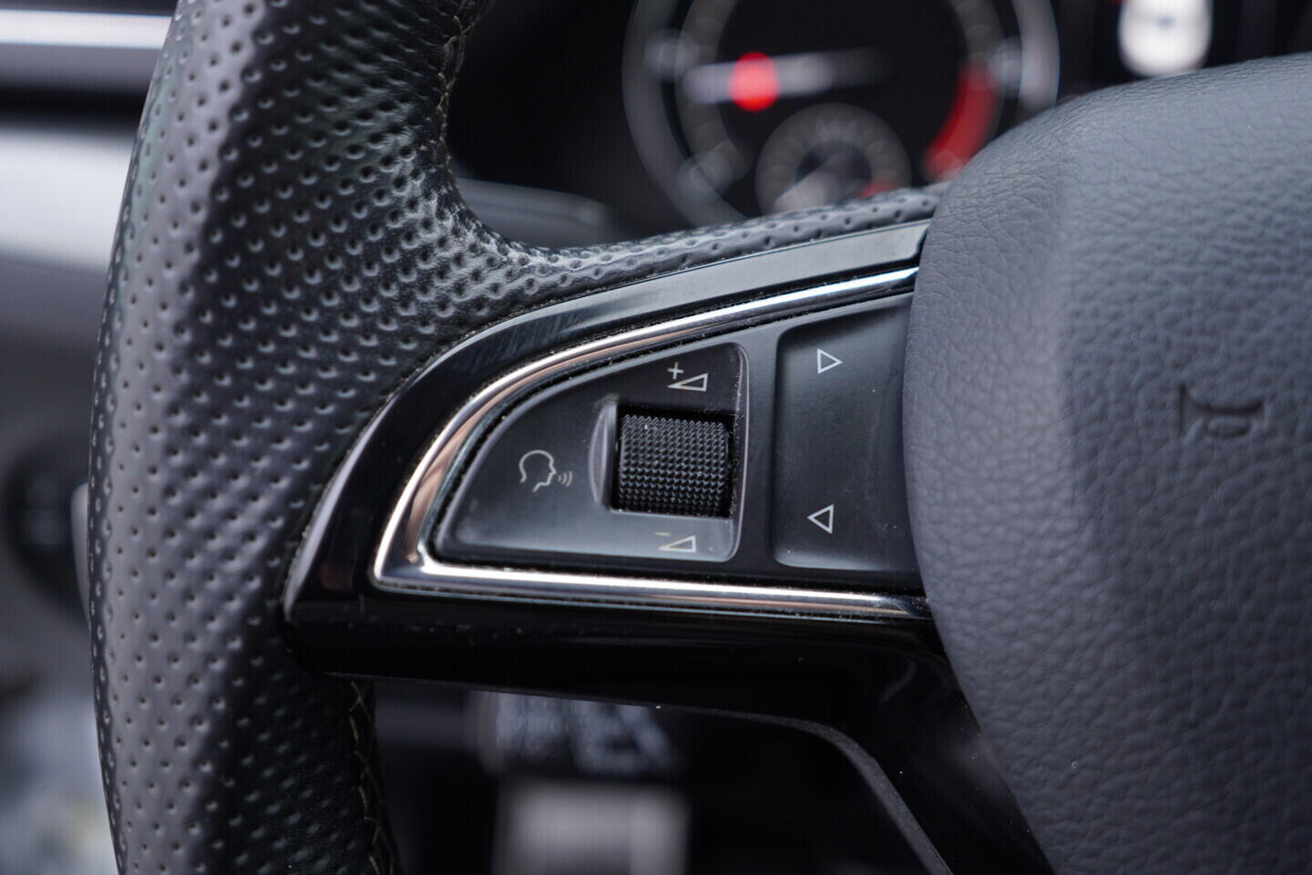 OZ190V01670_27.webp_SUPERB Style 2.0 TDI 140 kW automat