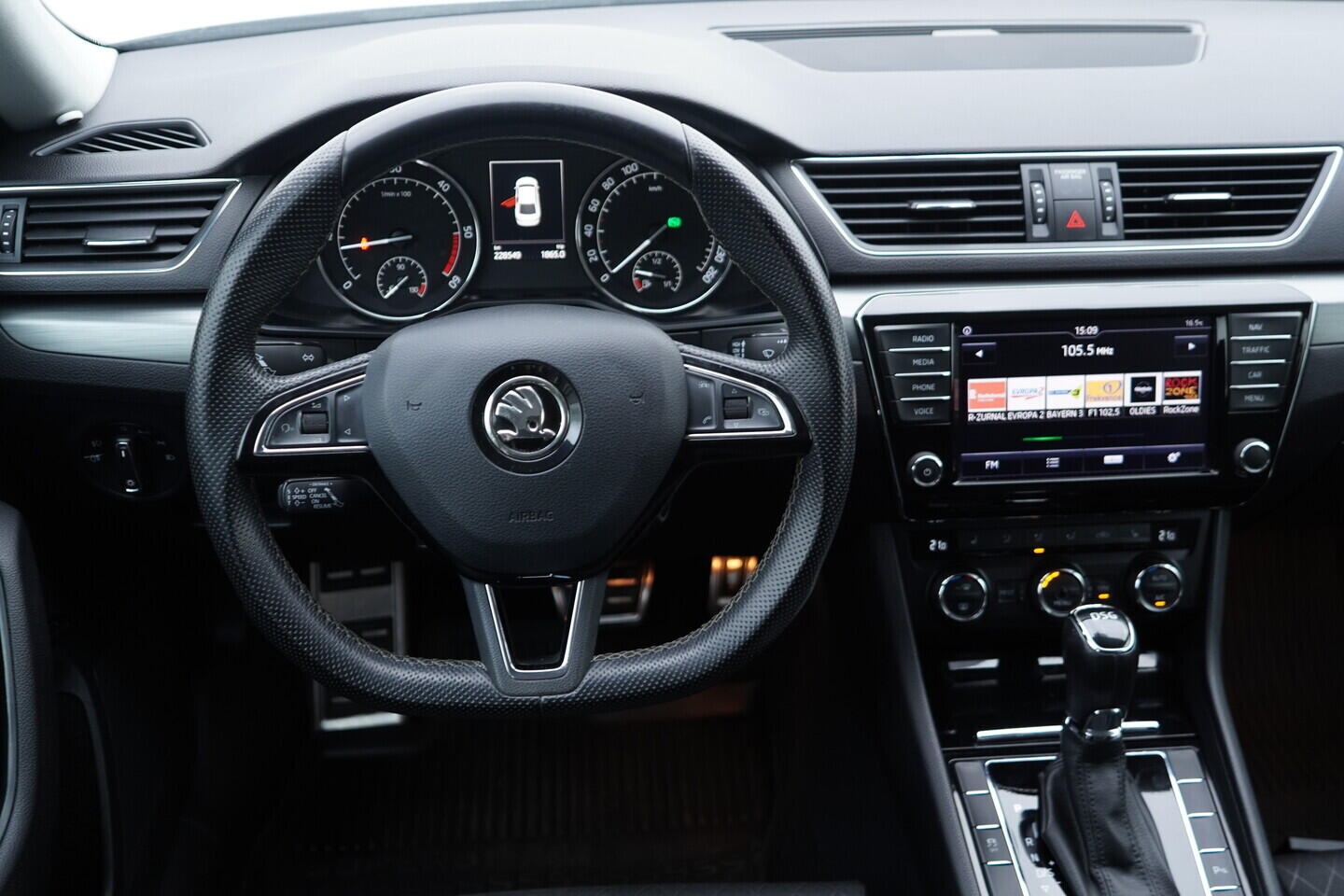 OZ190V01670_29.webp_SUPERB Style 2.0 TDI 140 kW automat