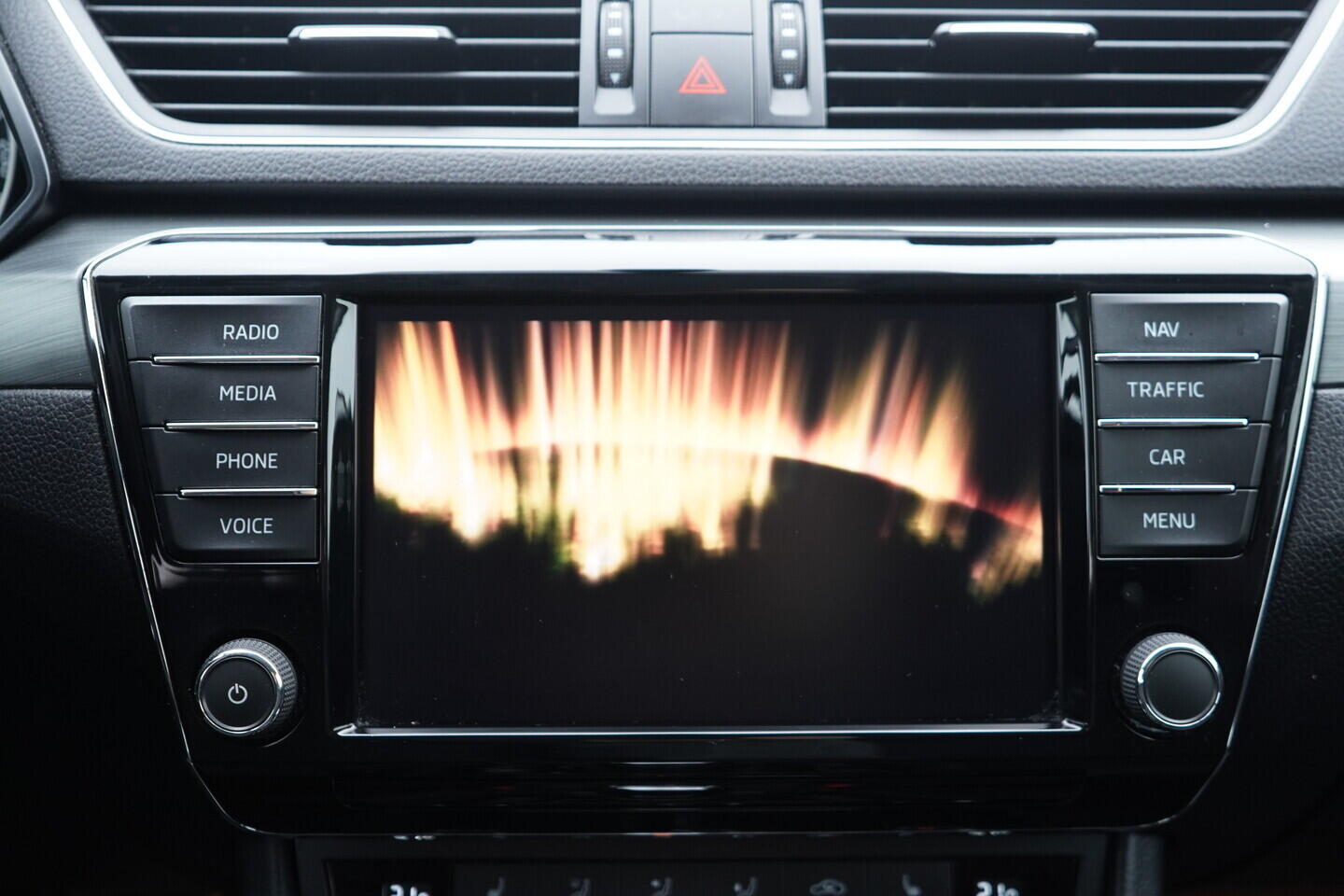 OZ190V01670_32.webp_SUPERB Style 2.0 TDI 140 kW automat