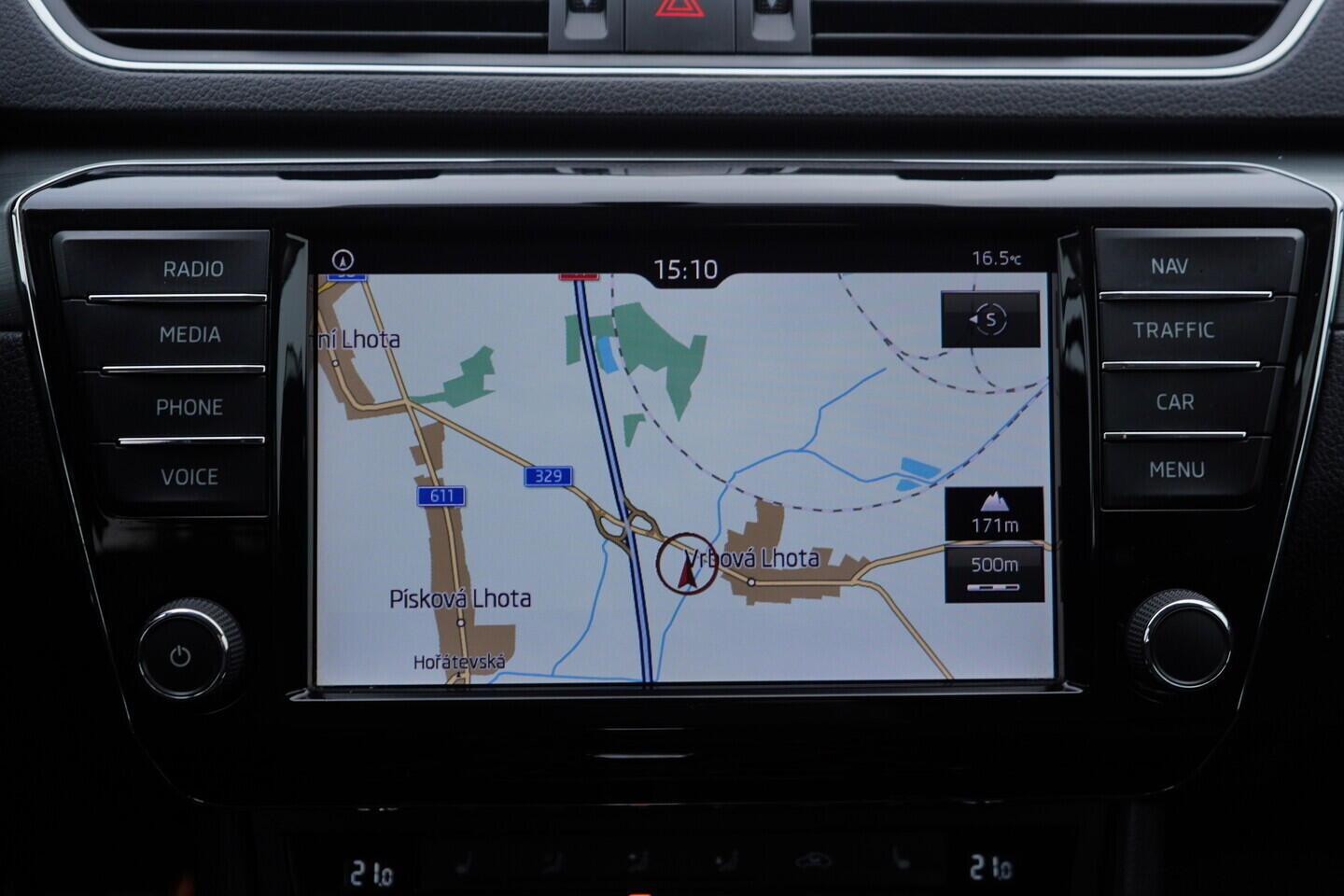 OZ190V01670_35.webp_SUPERB Style 2.0 TDI 140 kW automat