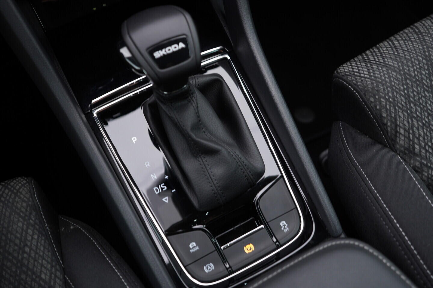 OZ190V01679_34.webp_KAROQ Selection 1.5 TSI 110 kW automat, DPH