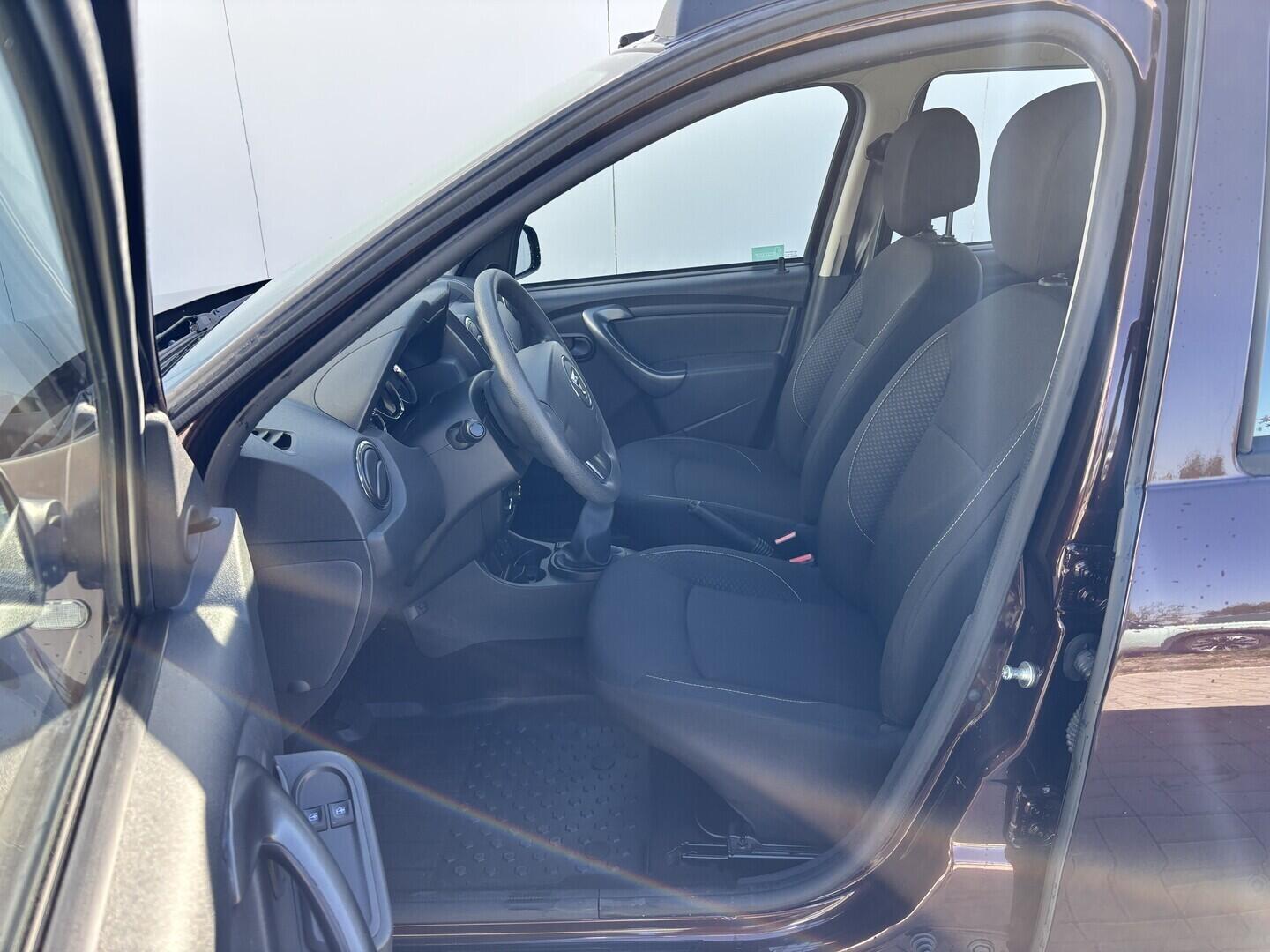 OZ190V01686_18.webp_DUSTER  1.6 SCe 84 kW manuál