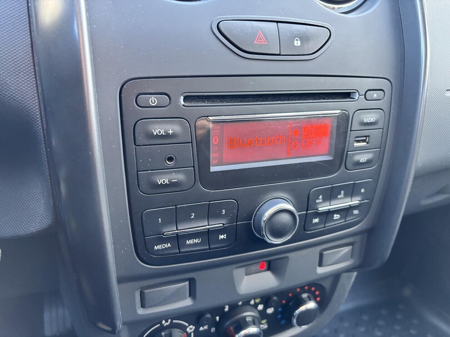 OZ190V01686_26.webp_DUSTER  1.6 SCe 84 kW manuál