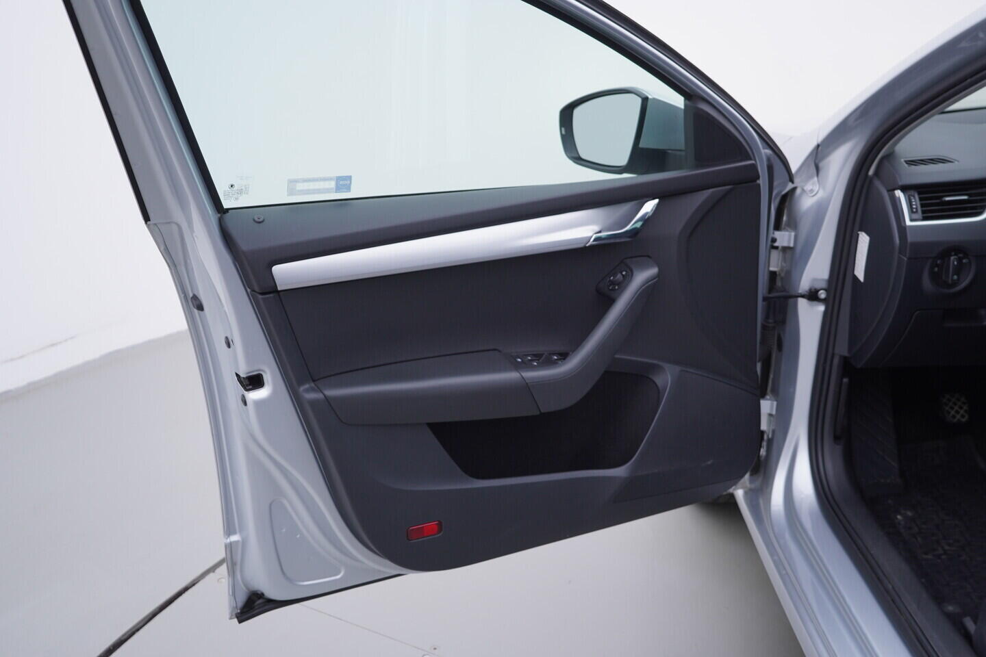 OZ190V01693_19.webp_OCTAVIA Ambition Plus 1.6 TDI 85 kW manuál, DPH