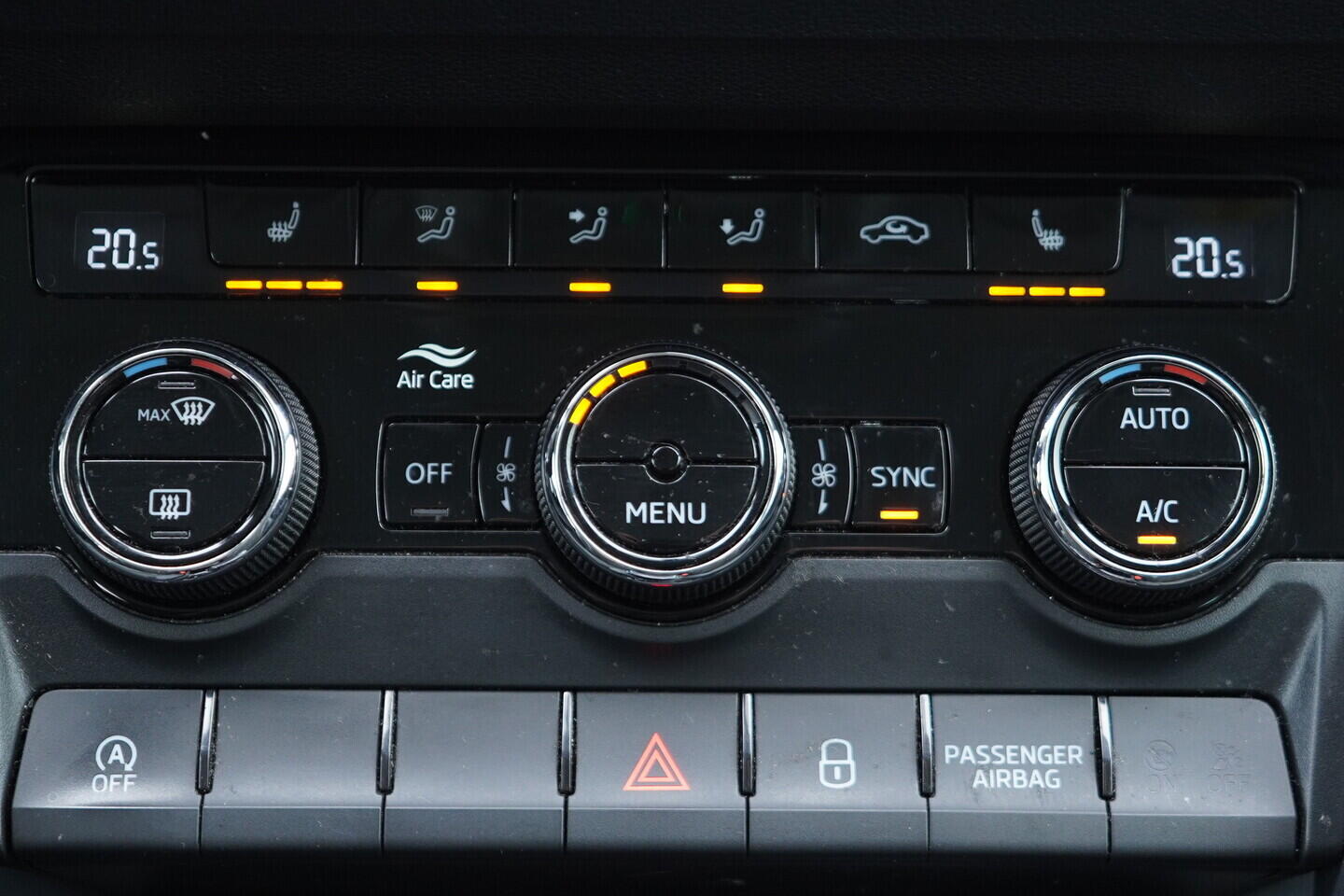 OZ190V01696_32.webp_KAROQ Style 2.0 TDI 85 kW automat, DPH