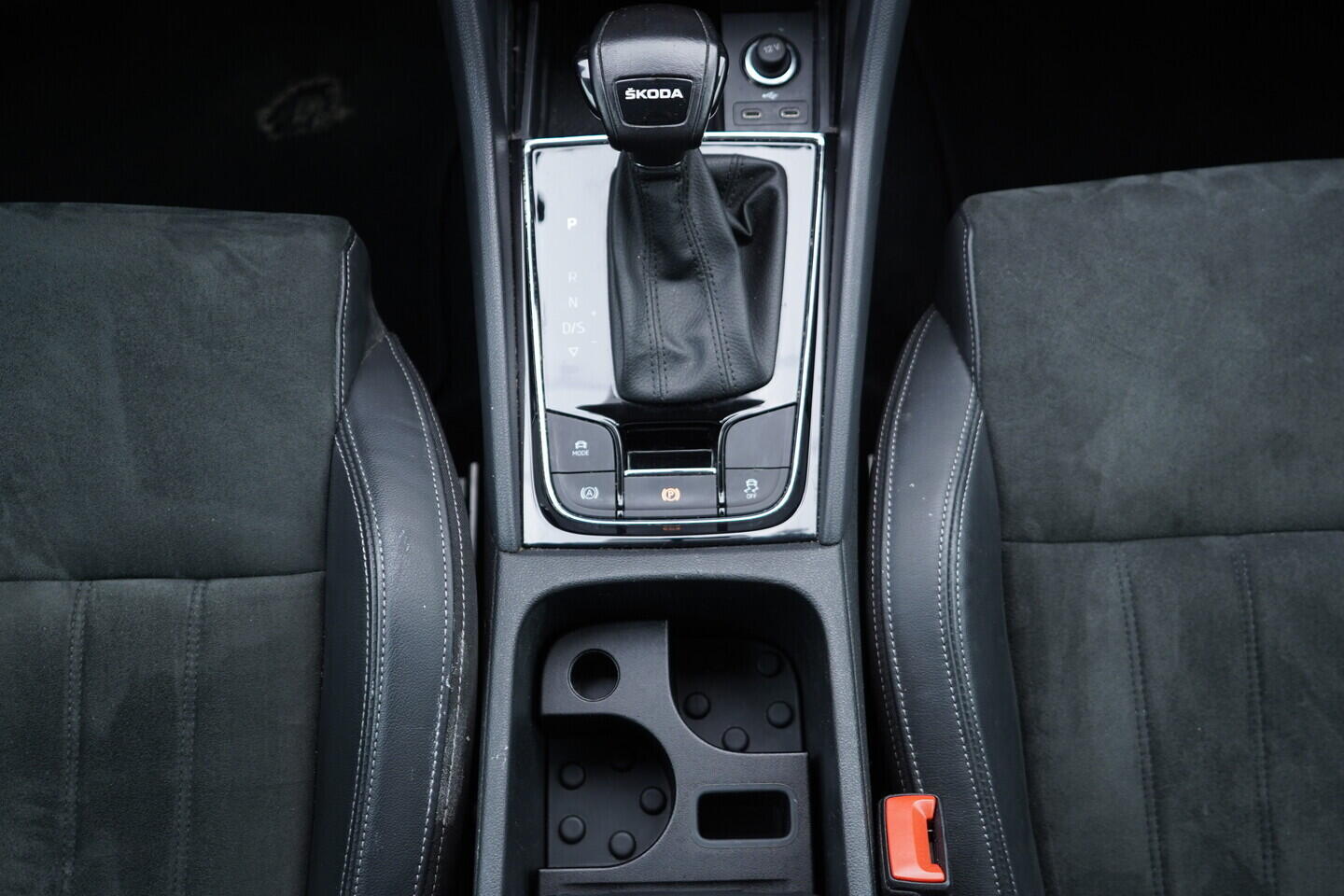 OZ190V01696_33.webp_KAROQ Style 2.0 TDI 85 kW automat, DPH
