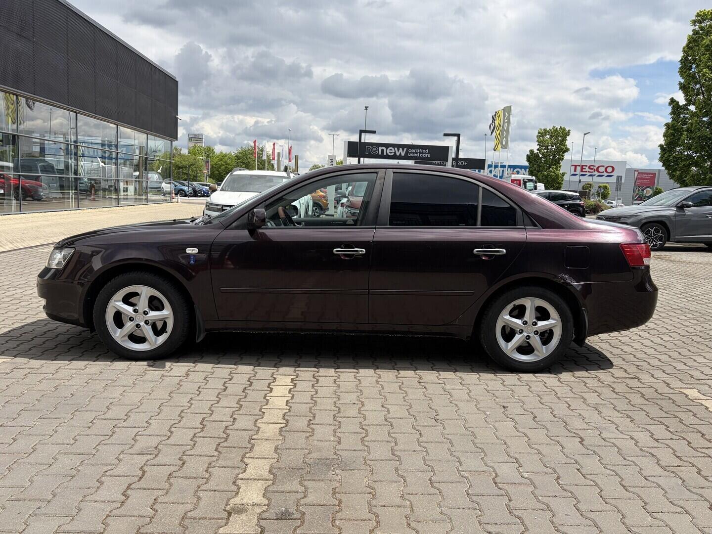 OZ190V01698_11.webp_SONATA  2.4 MPI 118 kW manuál