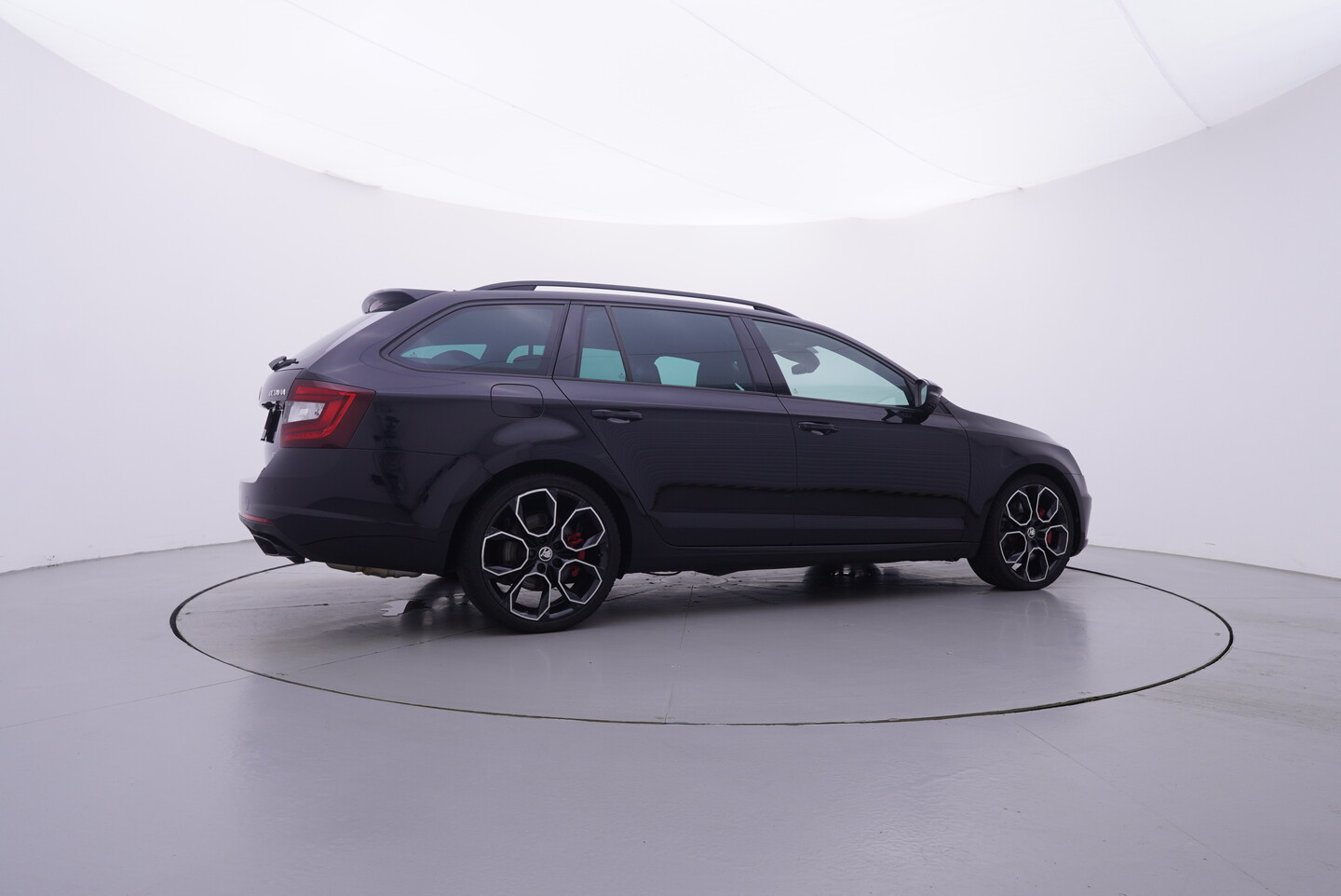 V190-360-A-20261008-152152.webp