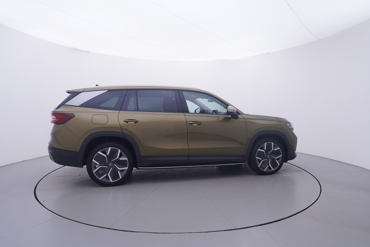 V190-360-B-20260907-172539.webp
