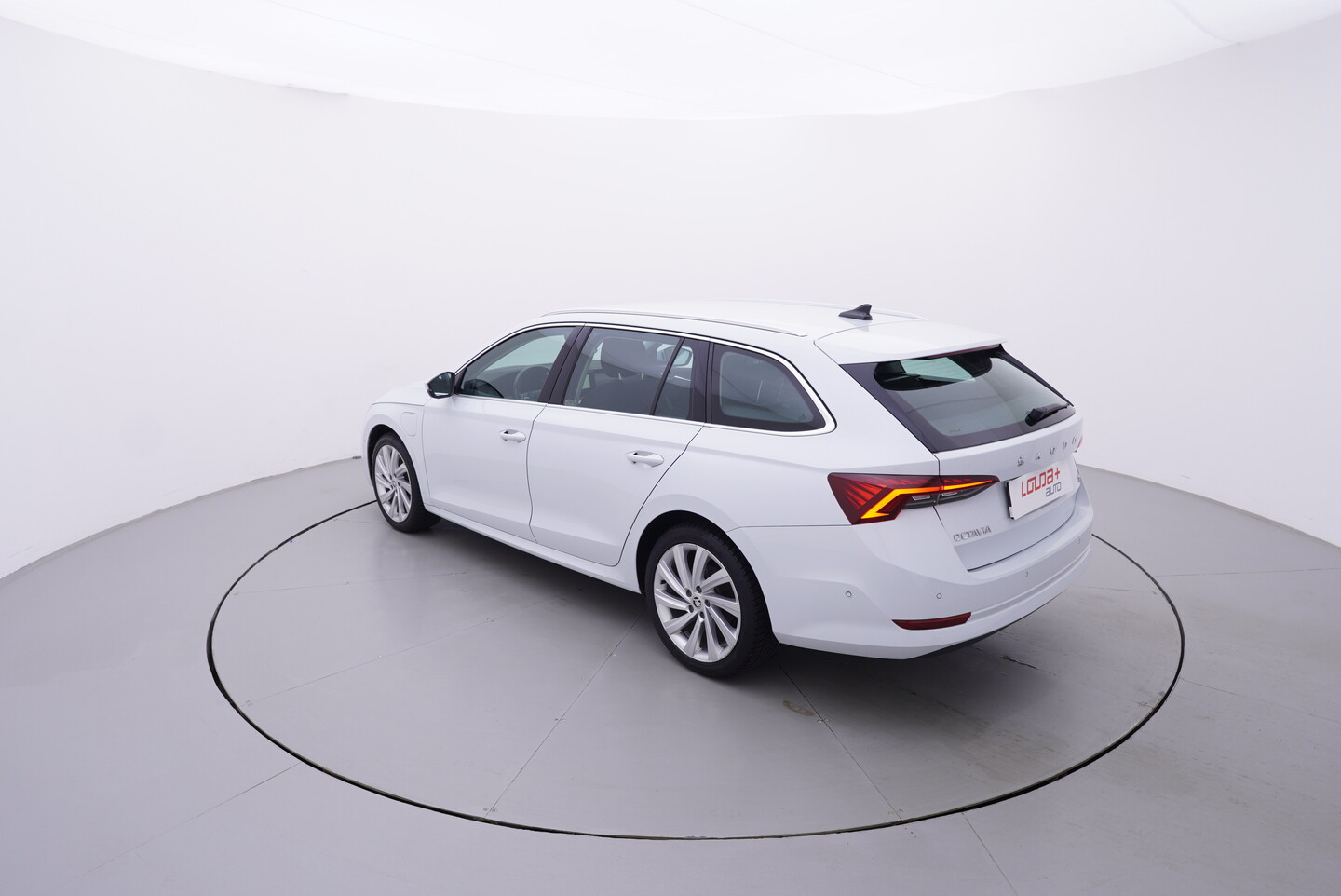 V190-360-C-20260529-163112.webp