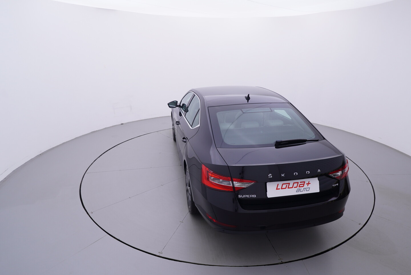 V190-360-D-20260827-191701.webp