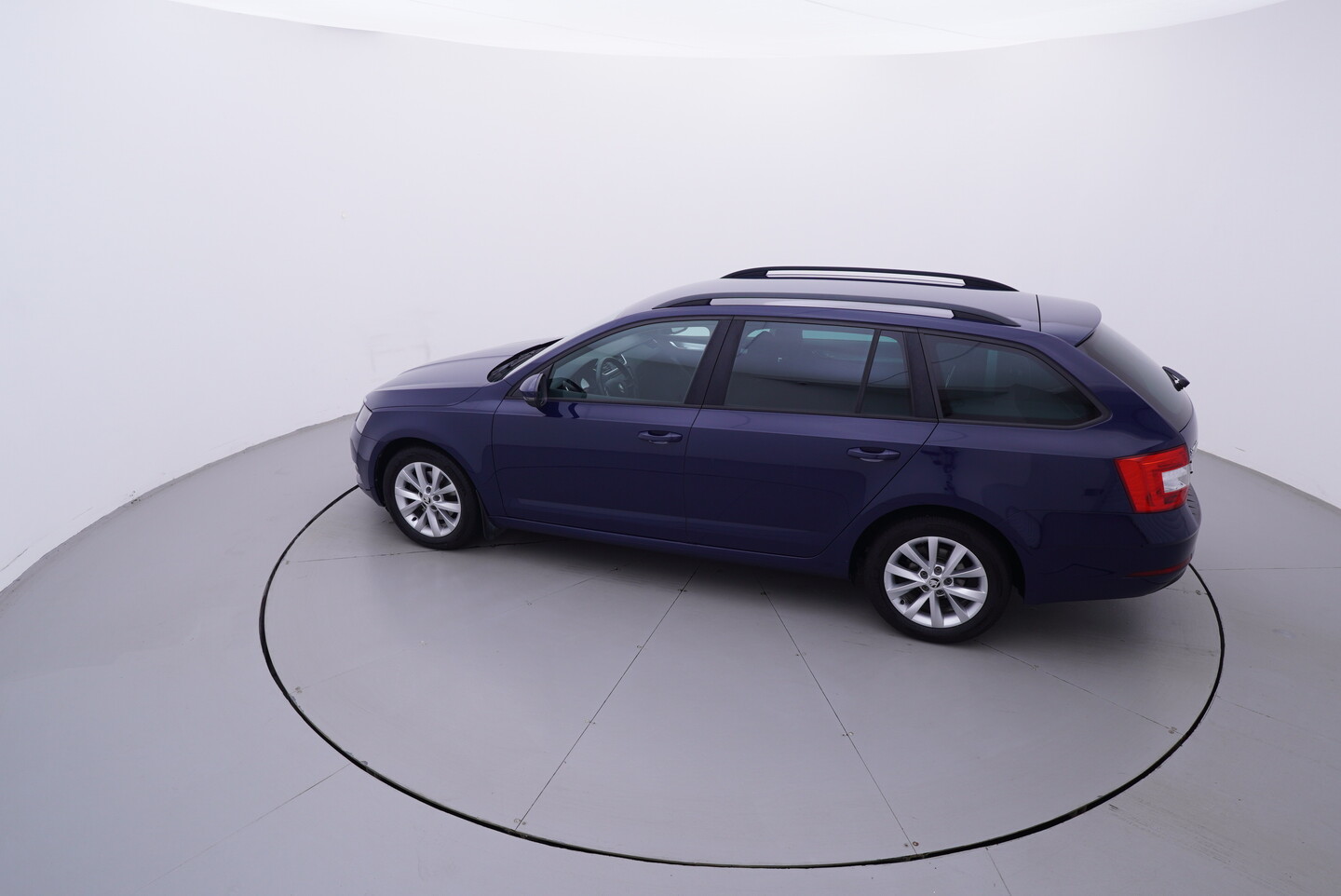 V190-360-D-20261005-174631.webp