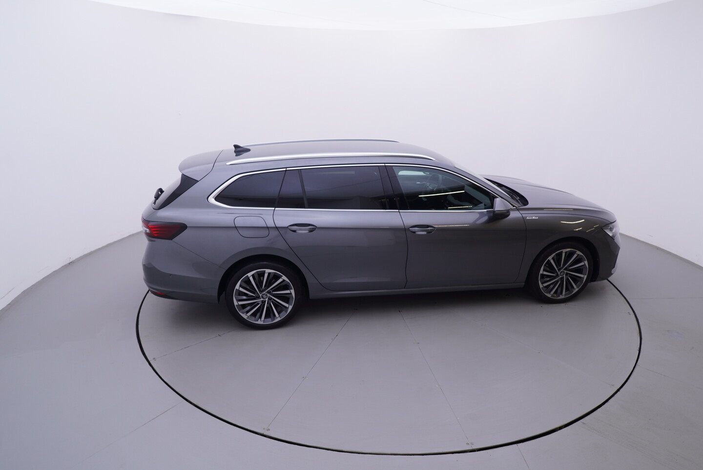 V190-360-D-20261017-153549.webp