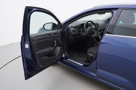 RENAULT MÉGANE Limited 1.3 TCe 103 kW automat, DPH_4