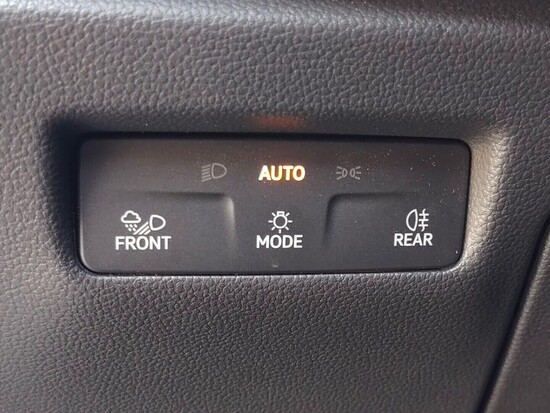 ŠKODA SUPERB L&K 2.0 TDI 110 kW automat, DPH_5