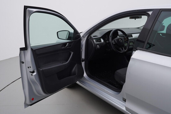 ŠKODA RAPID SPACEBACK Elegance 1.6 TDI 66 kW manuál_4