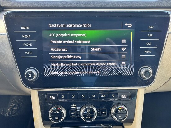 ŠKODA SUPERB L&K 2.0 TDI 140 kW automat_5