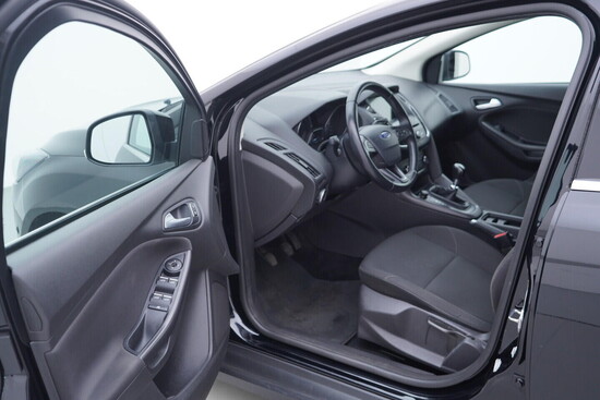 FORD FOCUS Cool&Connect 1.0  92 kW manuál_4
