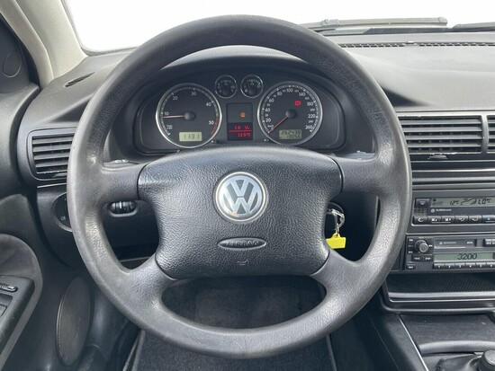 VOLKSWAGEN PASSAT  1.9 TDI 96 kW manuál_5