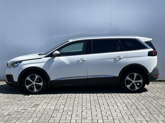 PEUGEOT 5008 ALLURE 1.5  96 kW automat_2