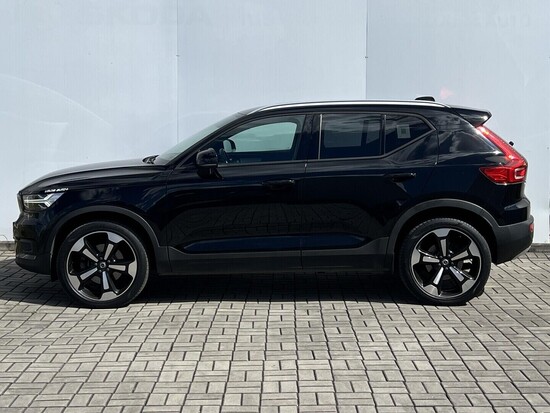 VOLVO XC40 Momentum 2.0  182 kW manuál, DPH_2