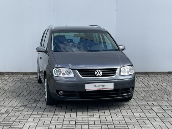 VOLKSWAGEN TOURAN  2.0 TDI 103 kW automat_3
