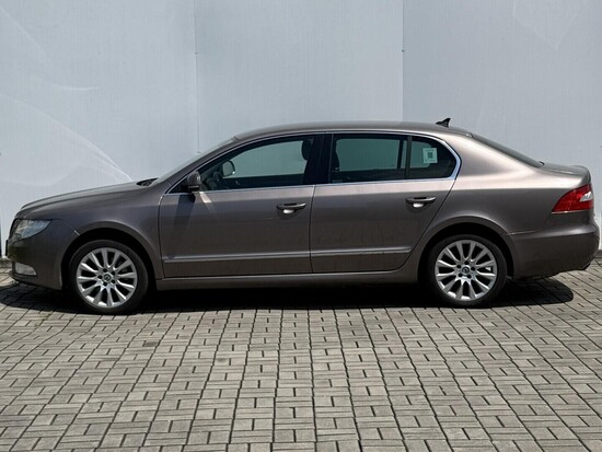 ŠKODA SUPERB Elegance 1.4 TSI 92 kW manuál_2