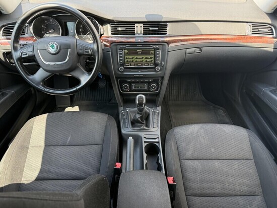 ŠKODA SUPERB Elegance 1.4 TSI 92 kW manuál_4