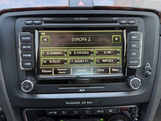ŠKODA SUPERB Elegance 1.4 TSI 92 kW manuál_5