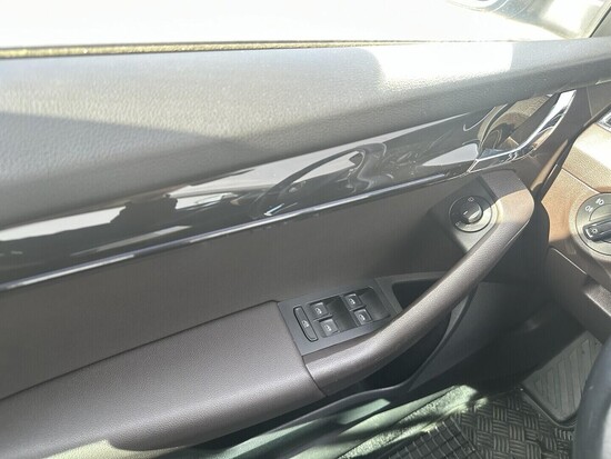 ŠKODA OCTAVIA L&K 2.0 TSI 140 kW automat_5