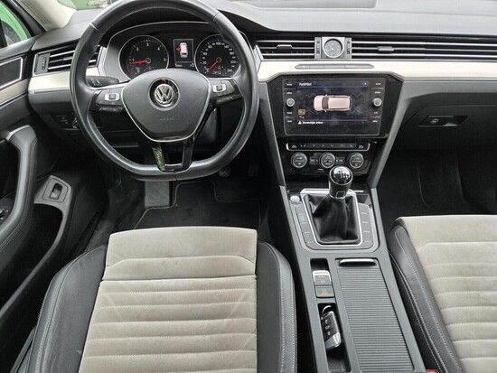 VOLKSWAGEN PASSAT Highline 2.0 TDI 110 kW manuál_4