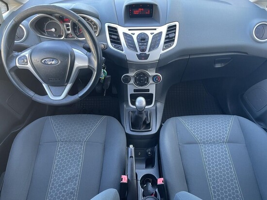 FORD FIESTA Titanium 1.2 16V 44 kW manuál_4