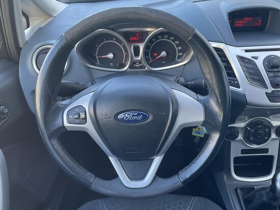 FORD FIESTA Titanium 1.2 16V 44 kW manuál_5